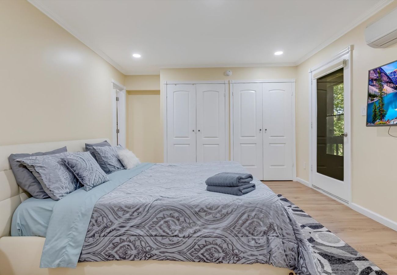 House in Tannersville - Cozy Modern Camelback House