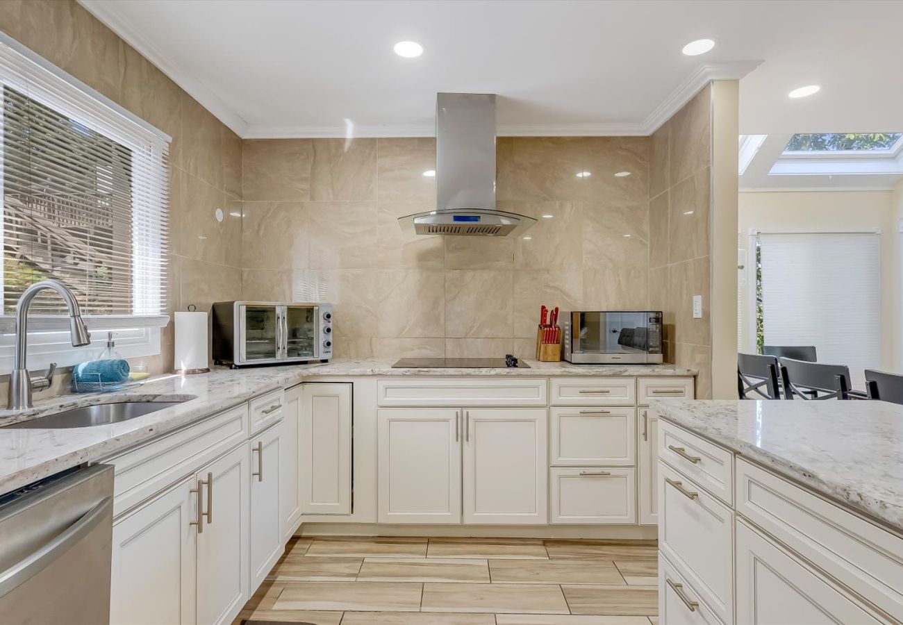 House in Tannersville - Cozy Modern Camelback House