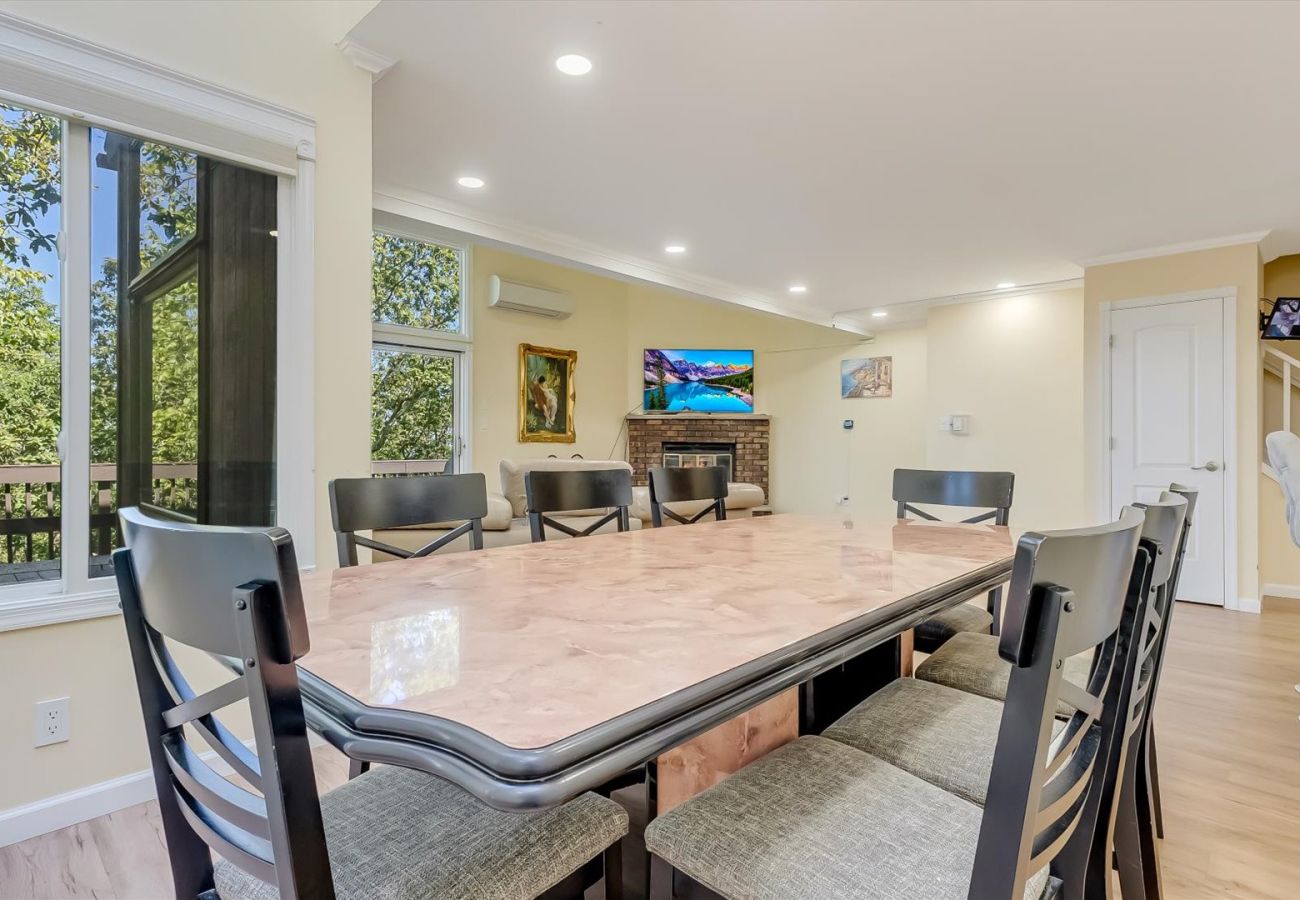 House in Tannersville - Cozy Modern Camelback House