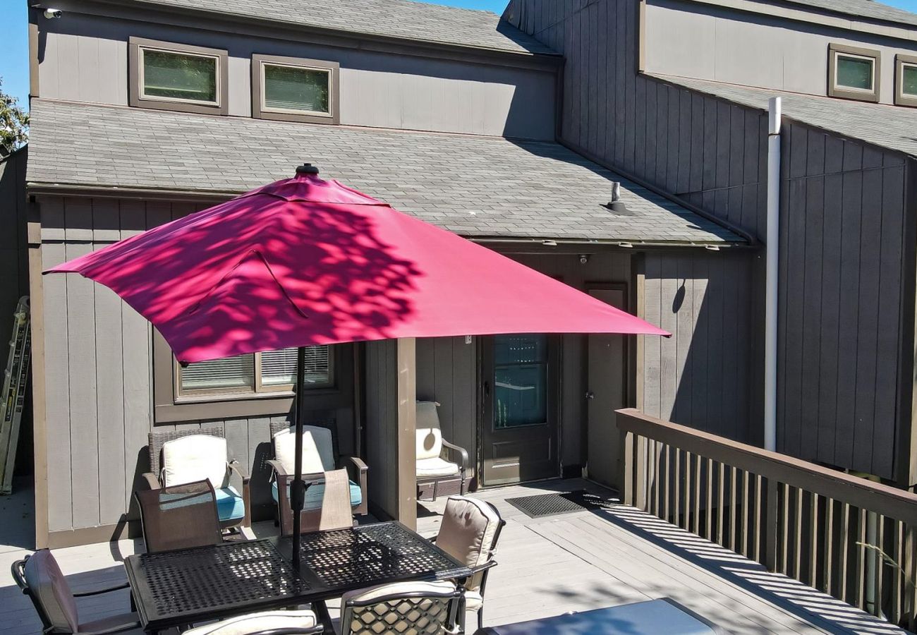House in Tannersville - Cozy Modern Camelback House