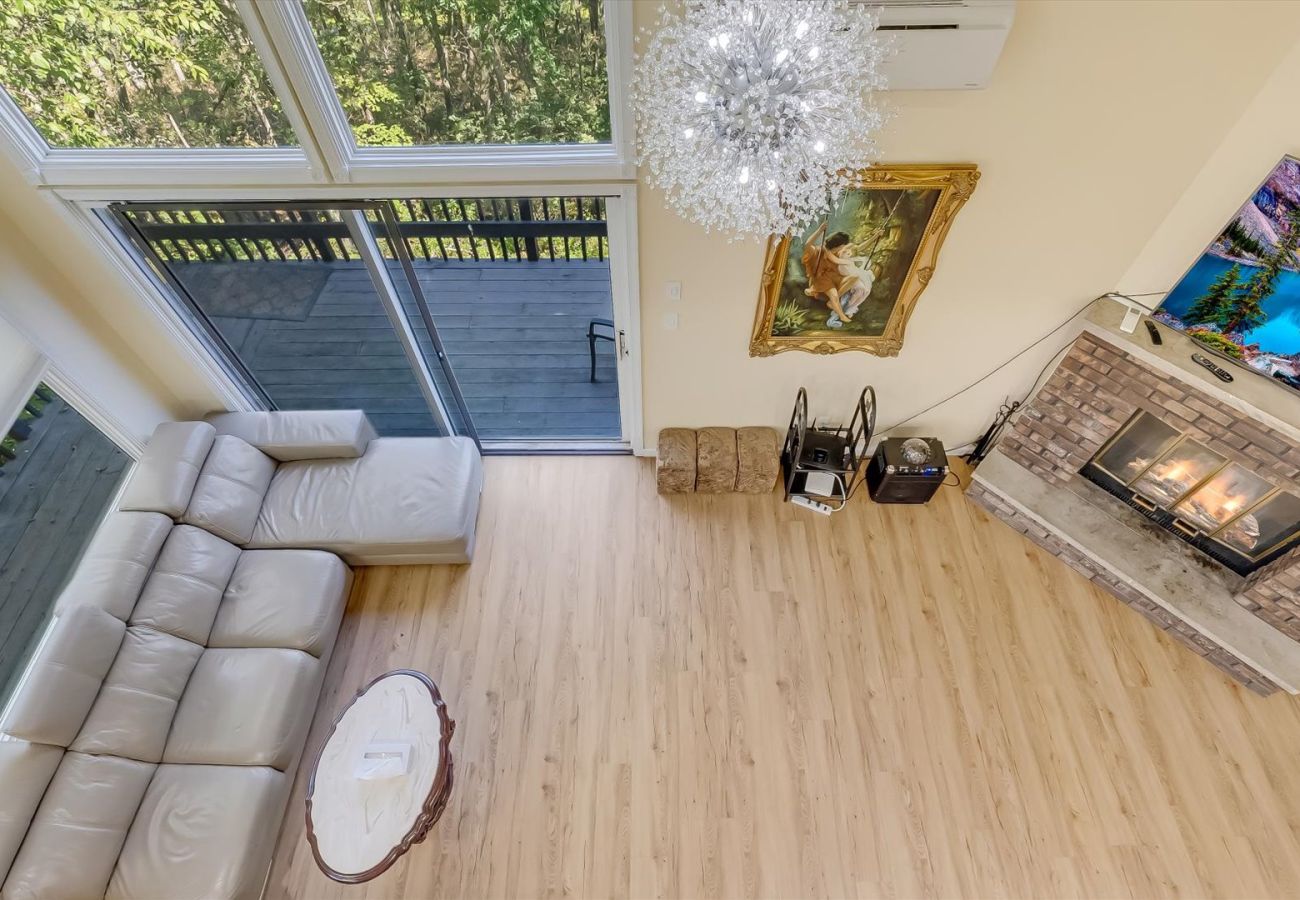 House in Tannersville - Cozy Modern Camelback House