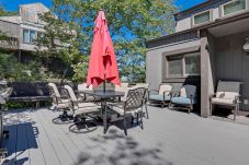 House in Tannersville - Cozy Modern Camelback House
