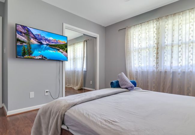 House in Pocono Lake -  Luxury Lake Front Camelot Villa House in Pocono Lake -  Luxury Lake Front Camelot Villa