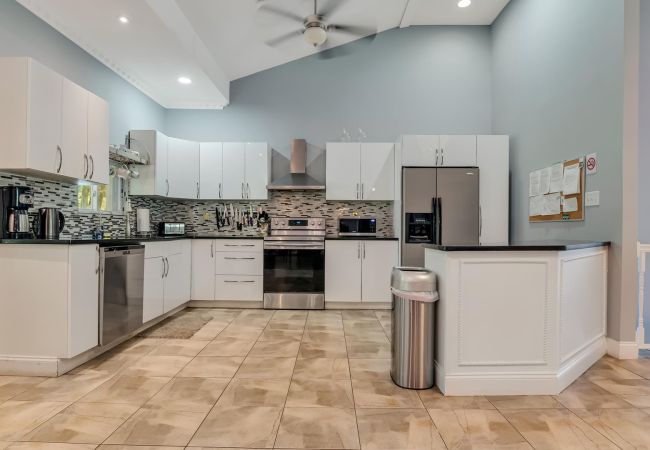 House in Pocono Lake -  Luxury Lake Front Camelot Villa House in Pocono Lake -  Luxury Lake Front Camelot Villa