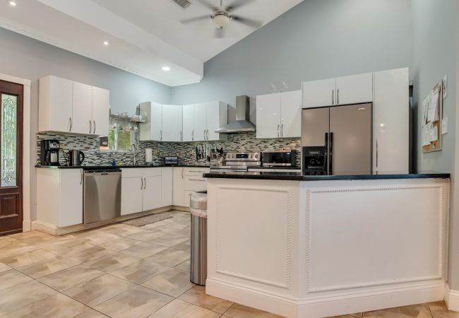 House in Pocono Lake -  Luxury Lake Front Camelot Villa House in Pocono Lake -  Luxury Lake Front Camelot Villa