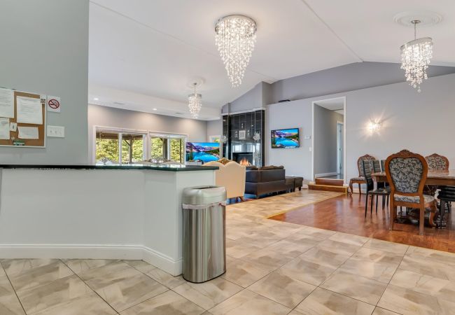 House in Pocono Lake -  Luxury Lake Front Camelot Villa House in Pocono Lake -  Luxury Lake Front Camelot Villa