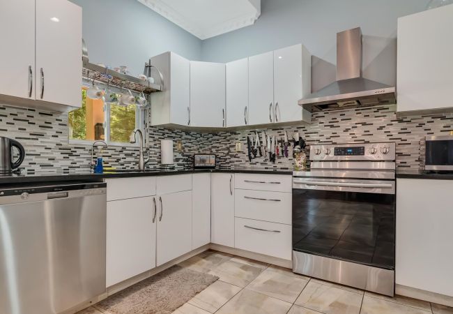 House in Pocono Lake -  Luxury Lake Front Camelot Villa House in Pocono Lake -  Luxury Lake Front Camelot Villa