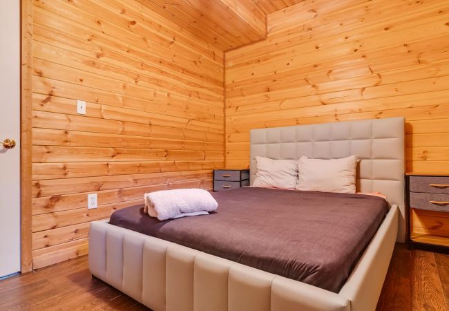 House in Pocono Lake -  Luxury Lake Front Camelot Villa House in Pocono Lake -  Luxury Lake Front Camelot Villa