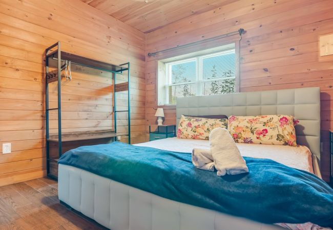 House in Pocono Lake -  Luxury Lake Front Camelot Villa House in Pocono Lake -  Luxury Lake Front Camelot Villa