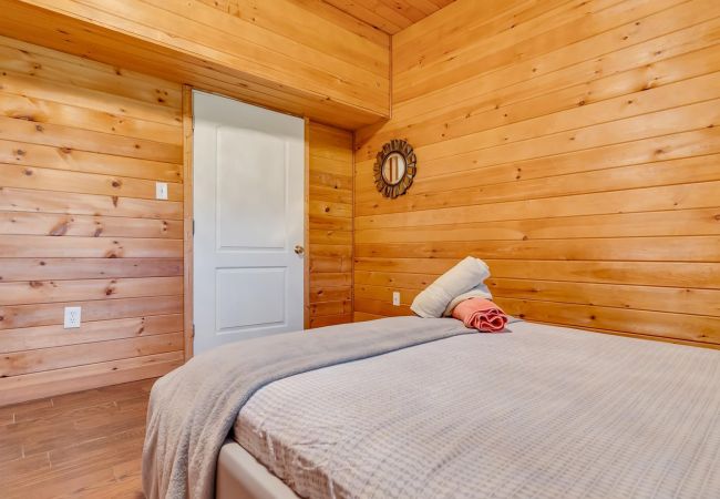 House in Pocono Lake -  Luxury Lake Front Camelot Villa House in Pocono Lake -  Luxury Lake Front Camelot Villa