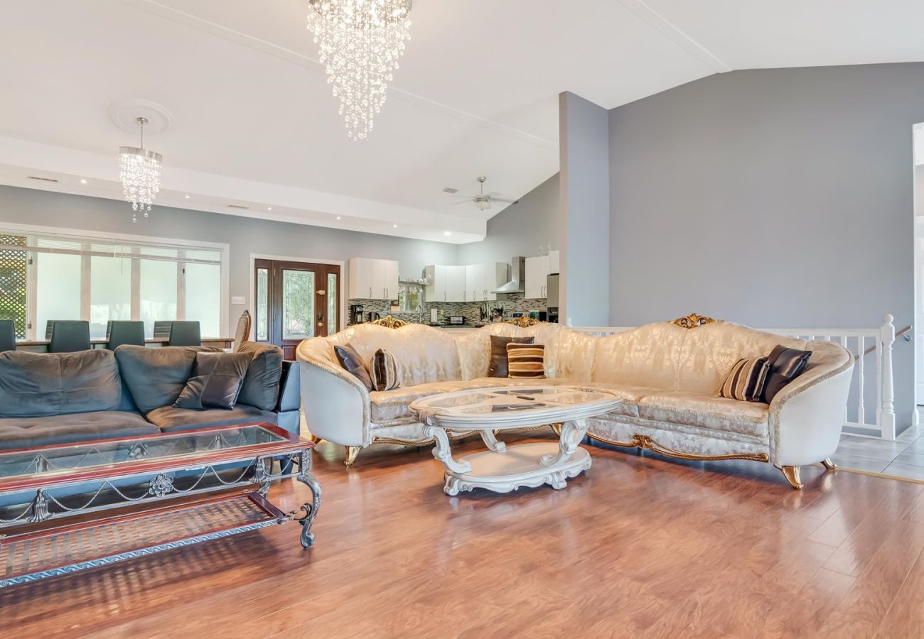 House in Pocono Lake -  Luxury Lake Front Camelot Villa