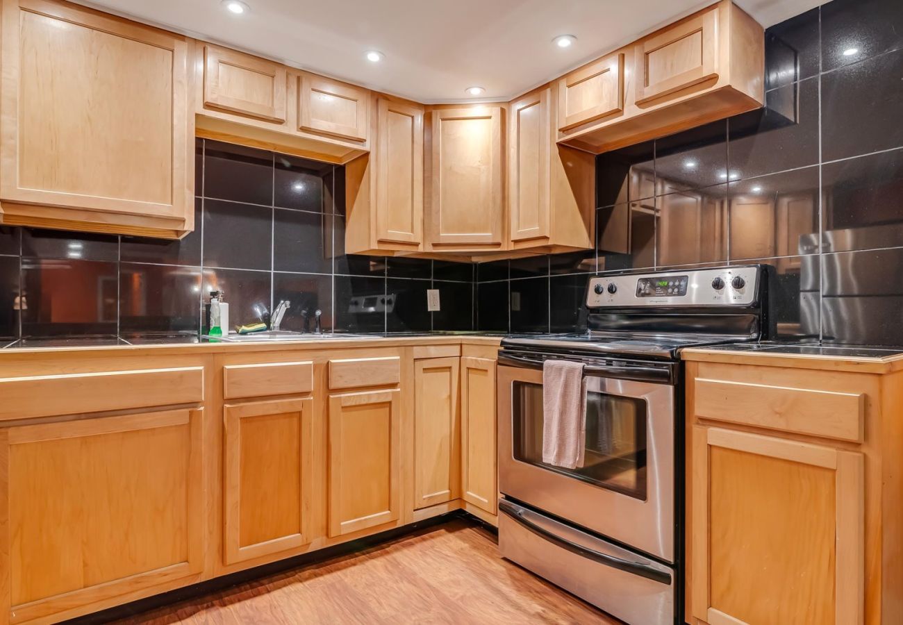 House in Pocono Lake -  Luxury Lake Front Camelot Villa