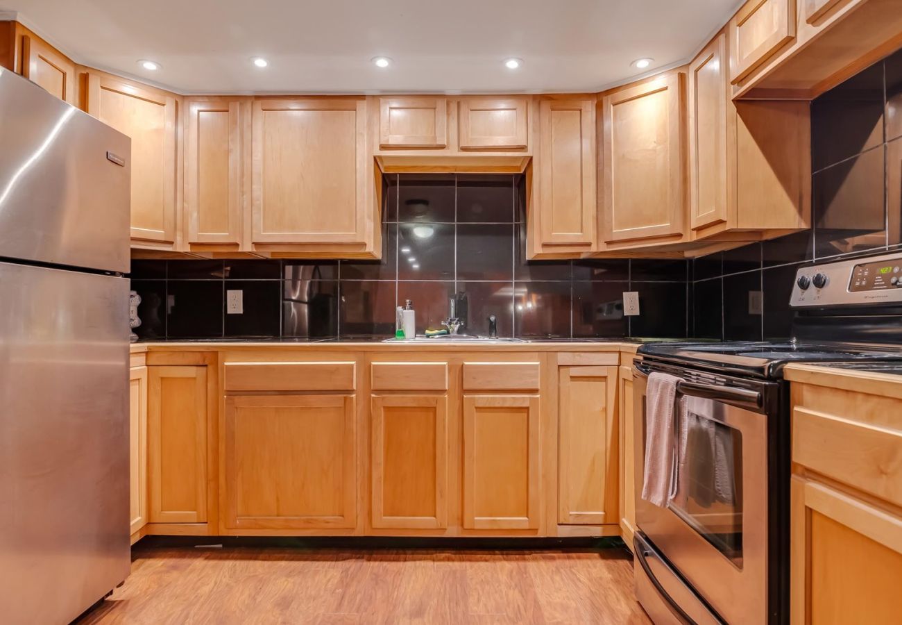 House in Pocono Lake -  Luxury Lake Front Camelot Villa