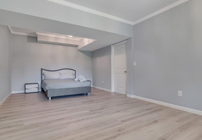 House in Blakeslee - Frontlake Luxury Pocono Mansion   House in Blakeslee - Frontlake Luxury Pocono Mansion