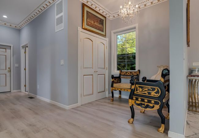 House in Blakeslee - Frontlake Luxury Pocono Mansion   House in Blakeslee - Frontlake Luxury Pocono Mansion