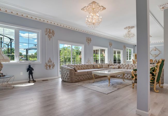 House in Blakeslee - Frontlake Luxury Pocono Mansion   House in Blakeslee - Frontlake Luxury Pocono Mansion