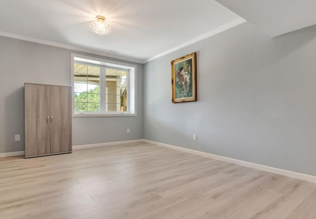 House in Blakeslee - Frontlake Luxury Pocono Mansion   House in Blakeslee - Frontlake Luxury Pocono Mansion