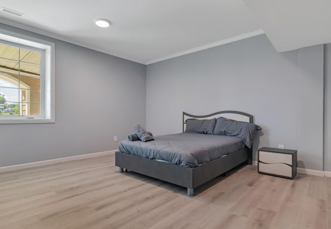 House in Blakeslee - Frontlake Luxury Pocono Mansion   House in Blakeslee - Frontlake Luxury Pocono Mansion