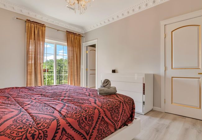 House in Blakeslee - Frontlake Luxury Pocono Mansion   House in Blakeslee - Frontlake Luxury Pocono Mansion